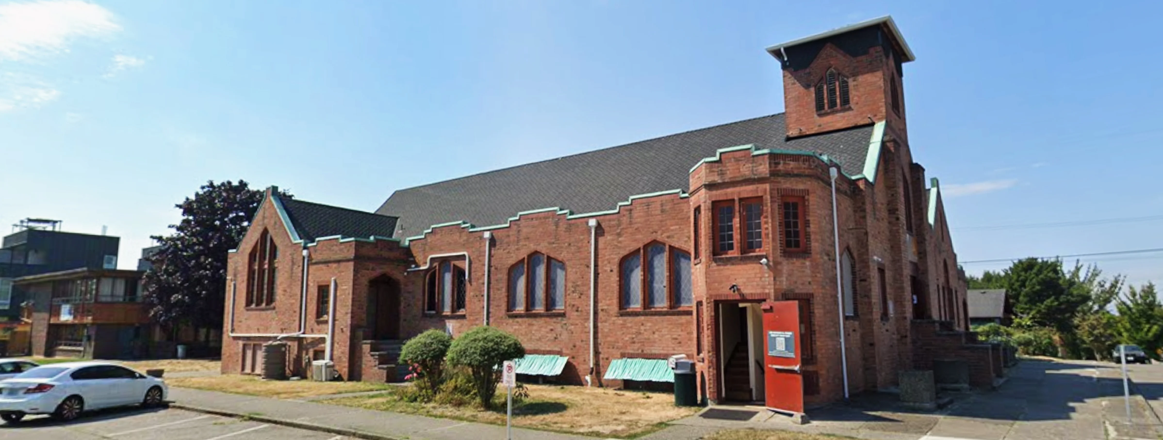 Exterior view of Masjid Al-Furqan Seattle building